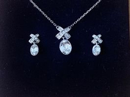 Swarovski-Set: Halskette und Ohrstecker