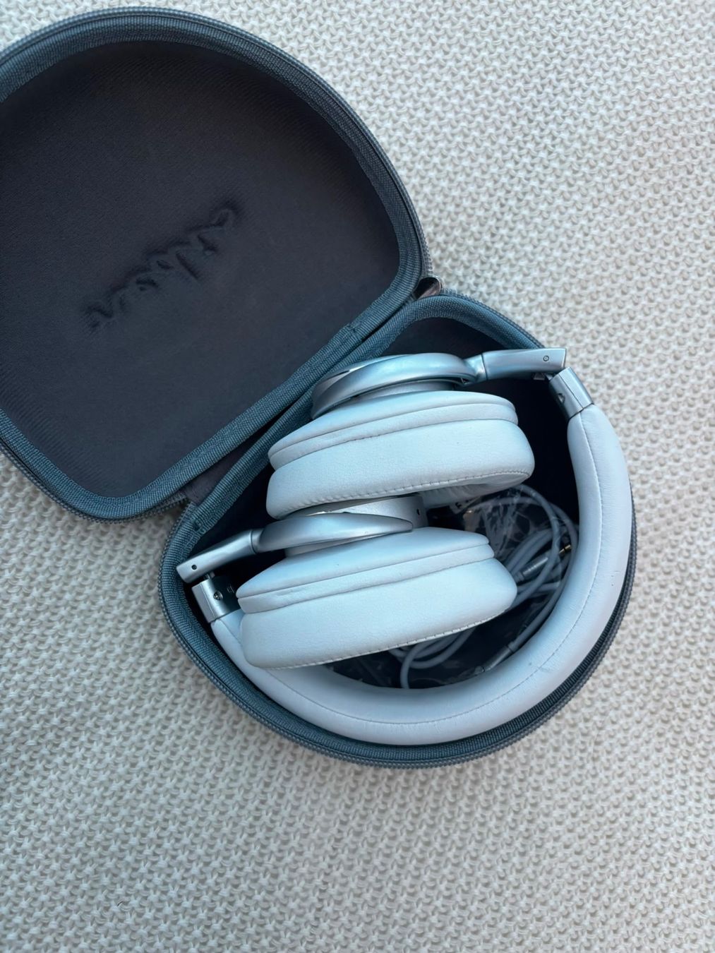 Casques audio: Weisse Kopfhörer Nedis – D'occasion à Eglisau par Marc_J. 2