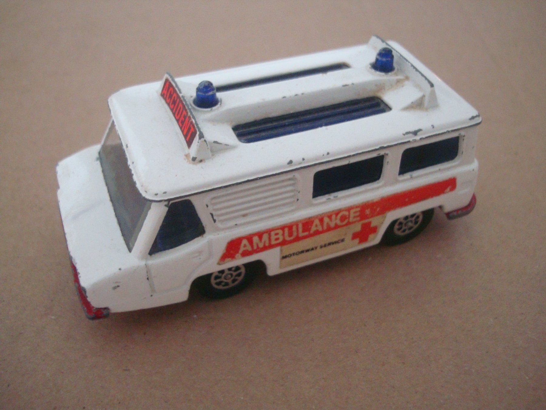 Corgi Toys Modellini d'auto: Corgi Toys - Motorway Ambulance – Usato da Neuenegg venduto da flohcante
