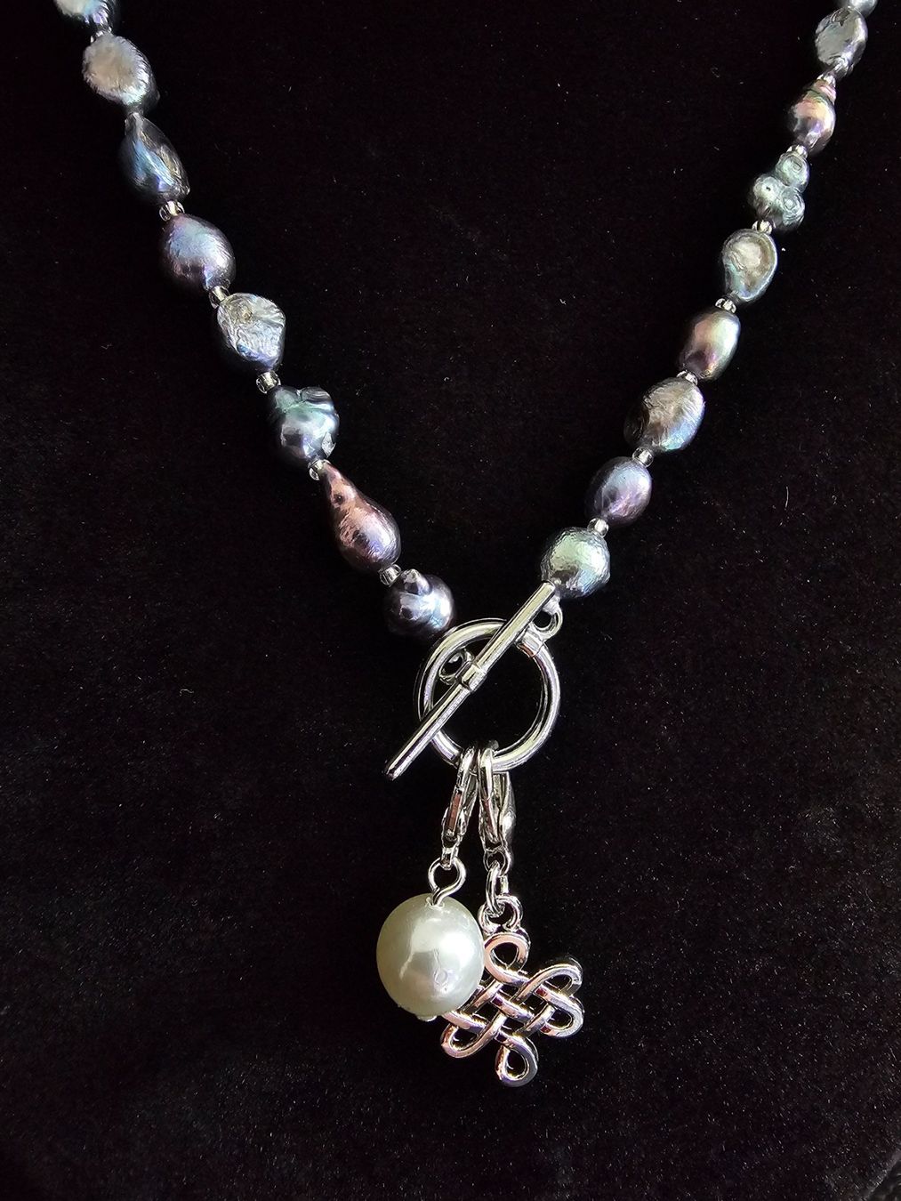 Catenine: Perlenkette lang Kette Zuchtperlen multicolor mit Charme – Nuovo (secondo la descrizione) da Riedt b. Erlen venduto da Gottestraene