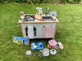 Spielküche mit viel Zubehör