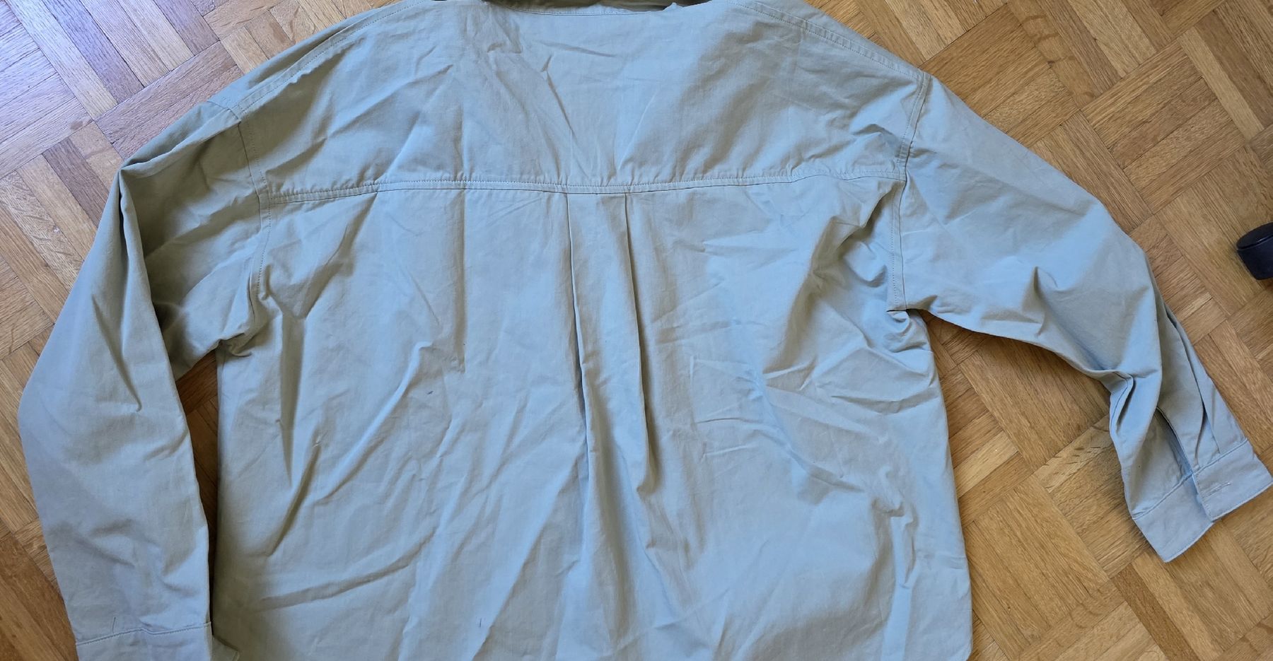 Blusen: Chemise / Blouse Kaki Taille Unique – Gebraucht aus Yverdon-les-Bains von van_dq65 4