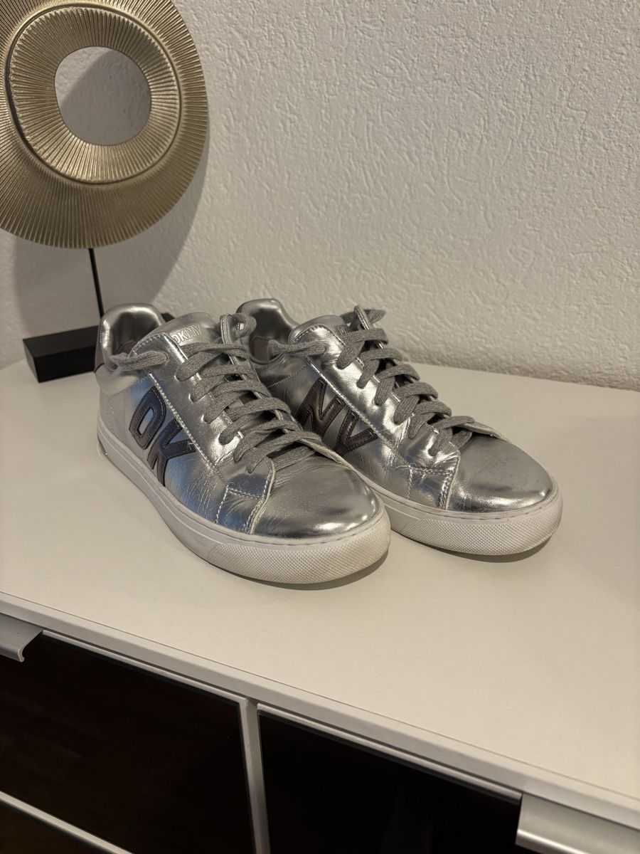DKNY Scarpe da uomo: Sneaker DKNY Silver – Usato da Bülach venduto da kittygismo 1