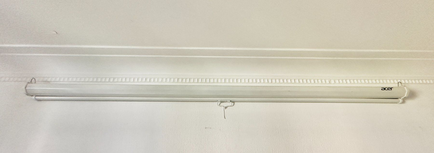 Schermi: Ecran de projection ACER en parfait état – Usato da Lausanne venduto da Fanfan.dubs