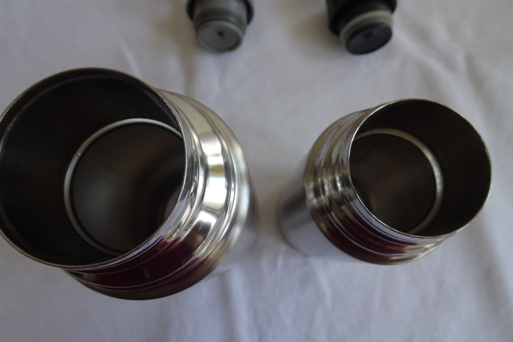 Borracce & Thermos: 2 Stück Trinkflaschen aus Metall, Isolierflaschen – Usato da Strengelbach venduto da schmetterling20 2