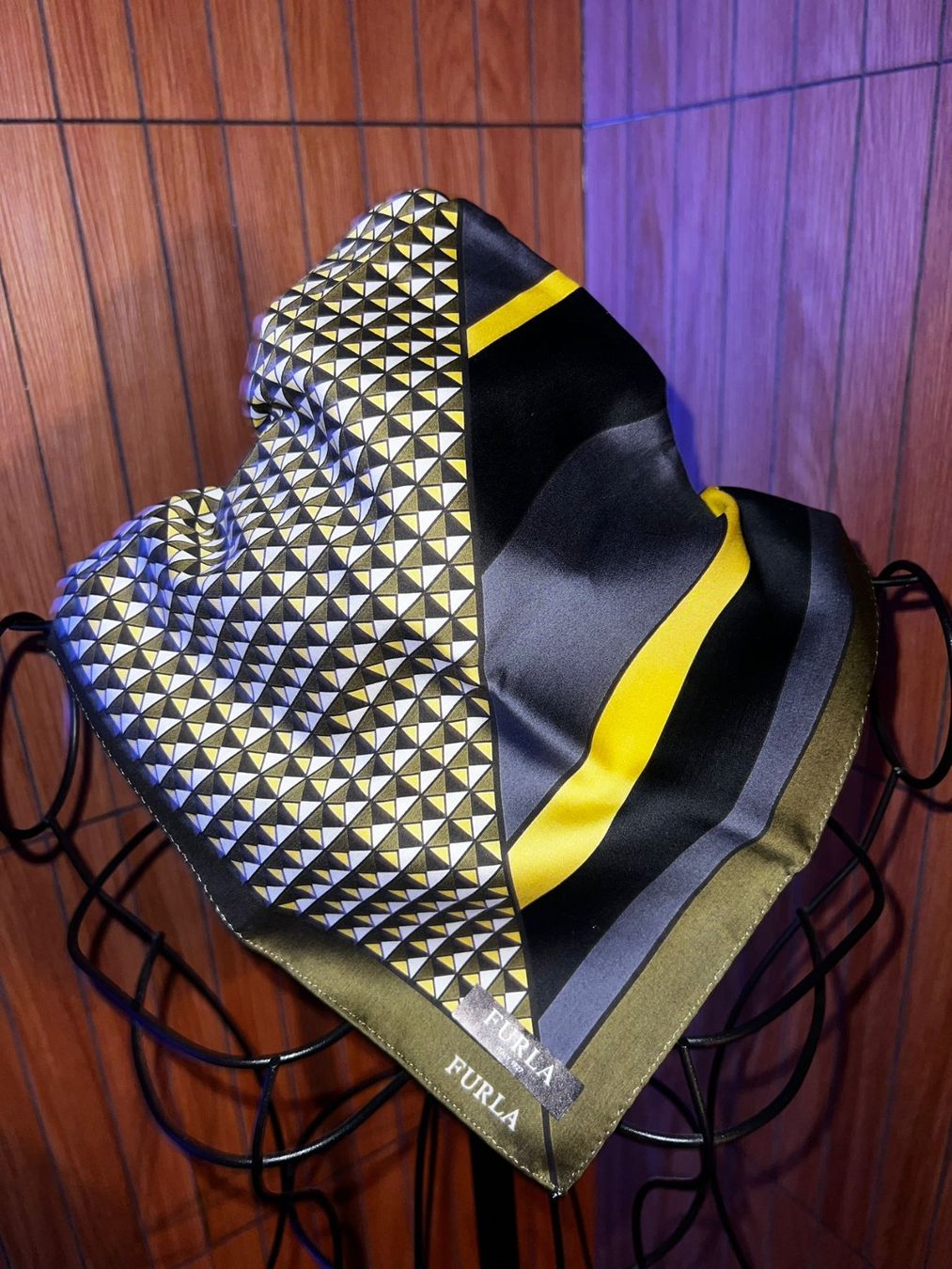 Furla Foulards, Tücher & Schals: Furla Tuch 50x50 Geometric Design – Neu (gemäss Beschreibung) aus Winterthur von Dejv