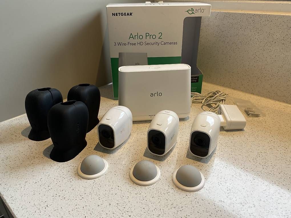 Webcams: Arlo pro 2 set de 3 – Gebraucht aus La Chaux-de-Fonds von analucie 1