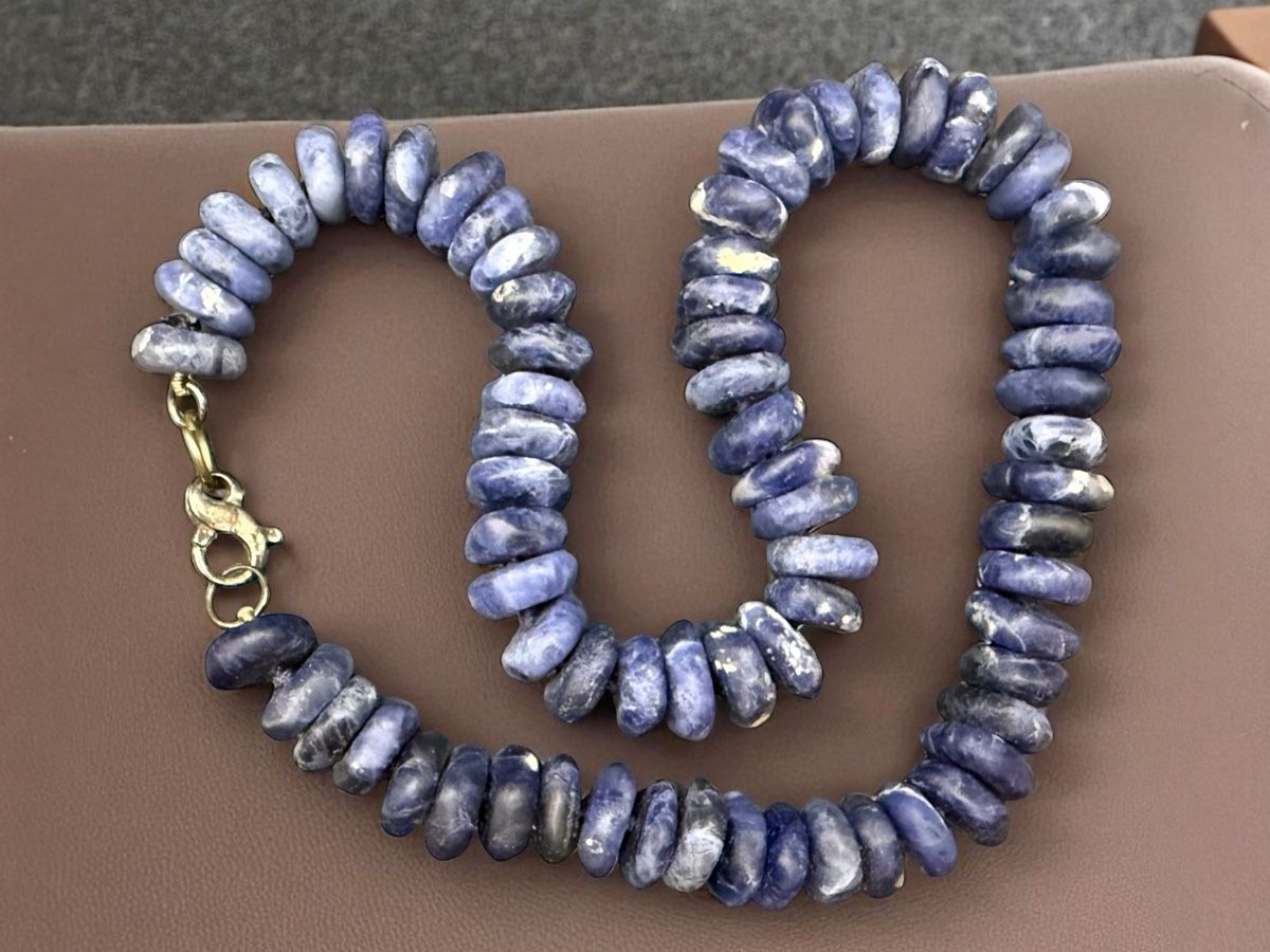 Catenine: Blaue Sodalit-Halskette, Vintage – Usato da Lamone venduto da LaCantinaMagica
