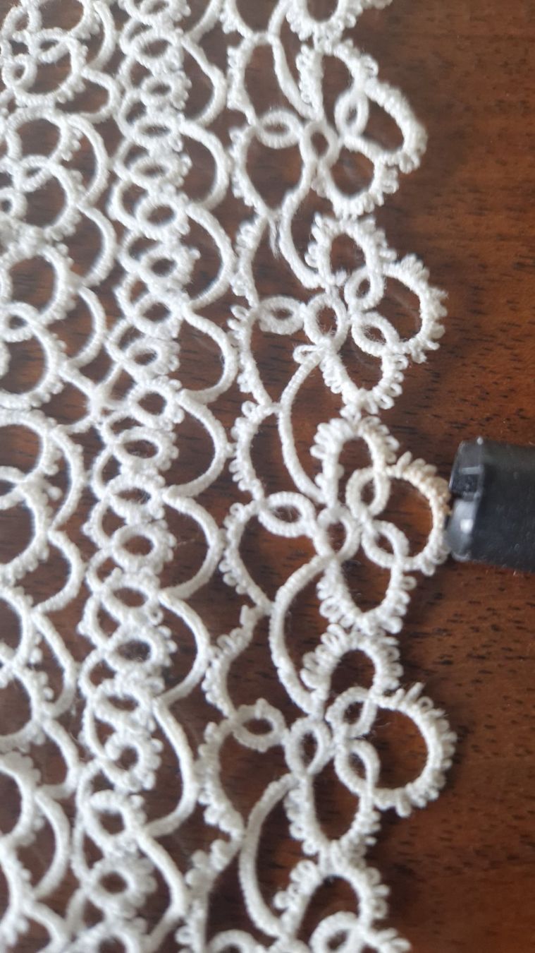 Sonstige Tischwäsche: Handgefertigte weisse Spitzendeckchen/ Frivolite – Gebraucht aus Bern von Antikbatik 8