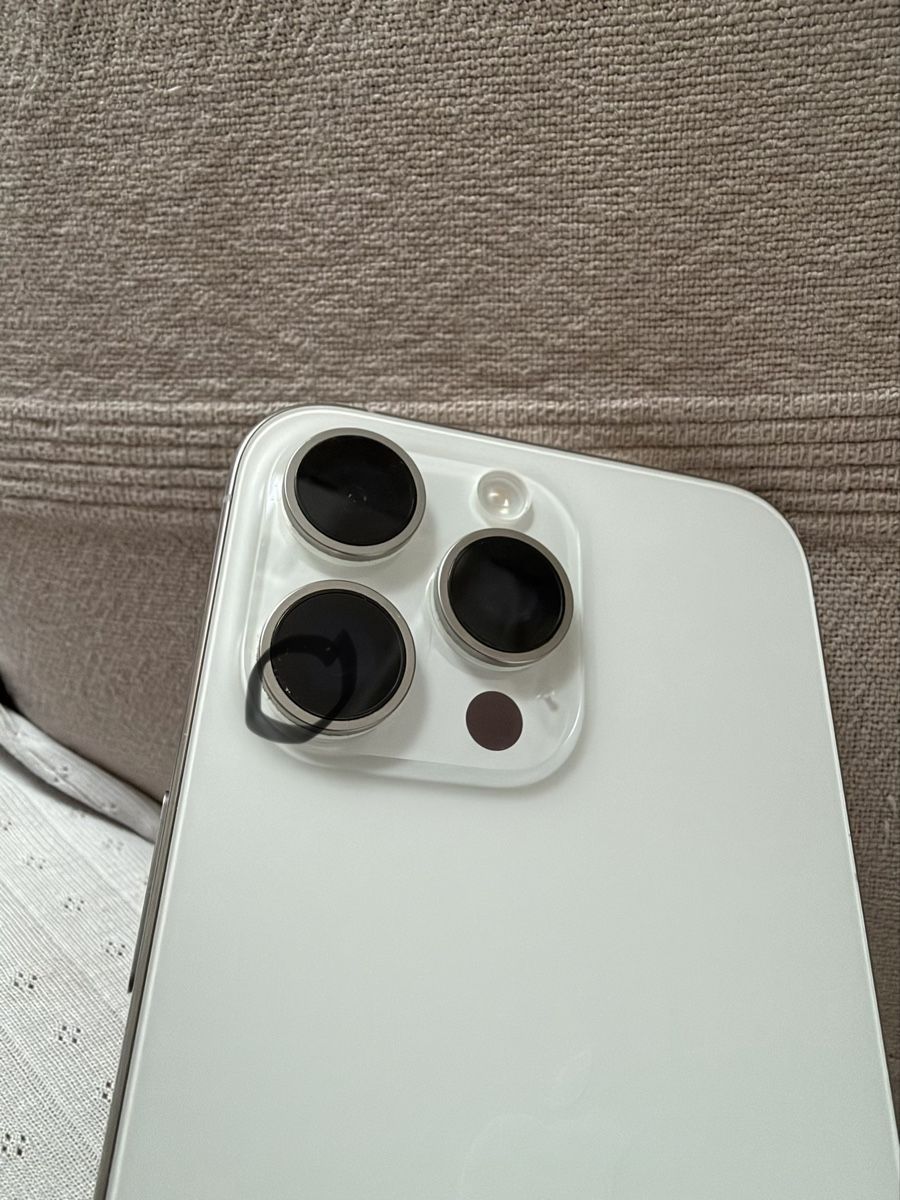 Apple Telefoni cellulari / Smartphones: iPhone 15 PRO MAX 256GB – Usato da Niederglatt ZH venduto da Elena92 2