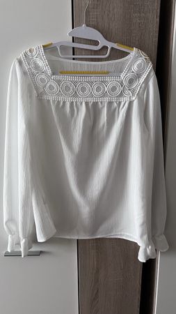 Elegante, weisse Bluse mit Spitze, Grösse L, Top Zustand