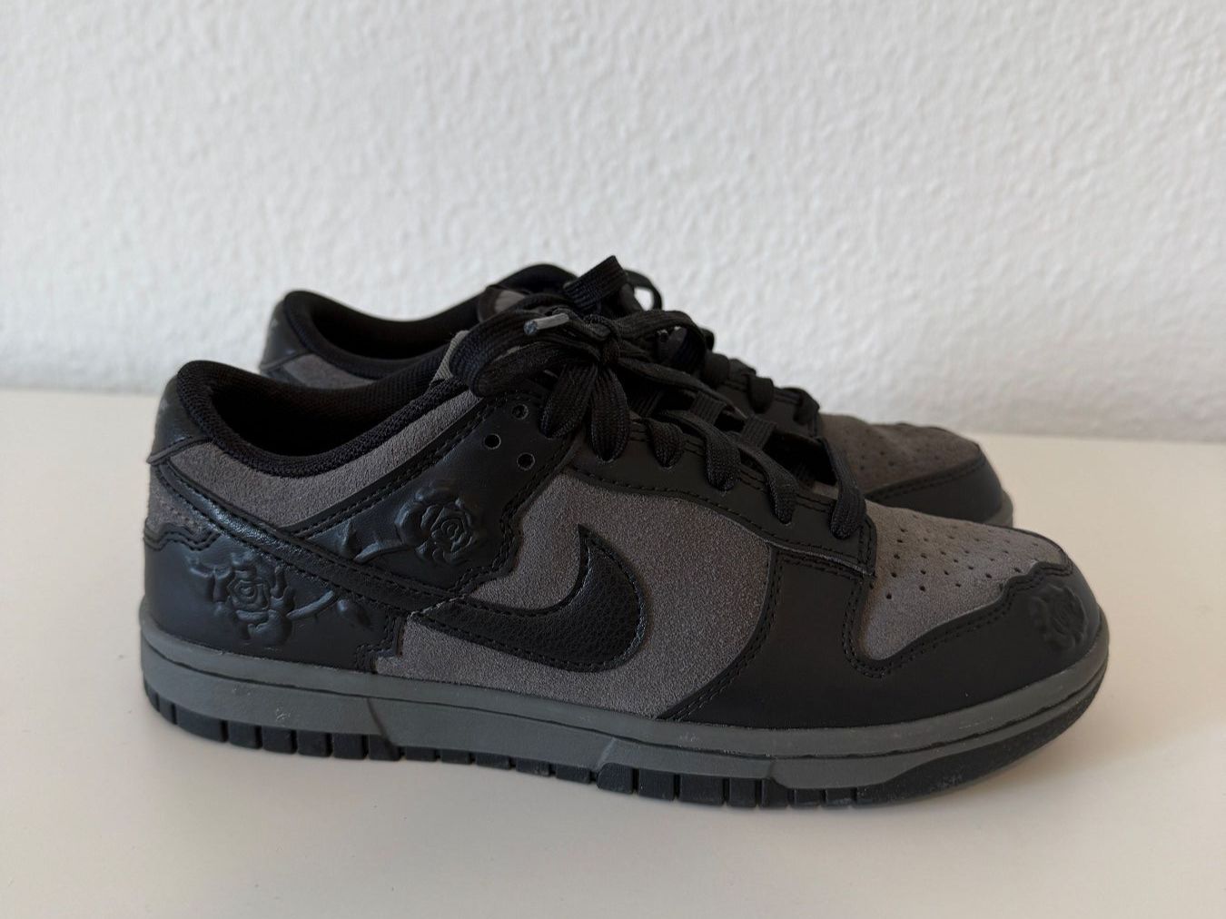 Nike Scarpe da donna: Nike DUNK Low – Black Roses – Nuovo (secondo la descrizione) da Langenthal venduto da Mupho8 1