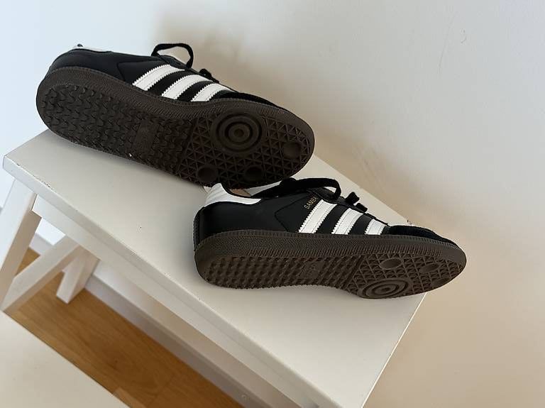 Adidas Herrenschuhe: Adidas Samba Schwarz  Grösse 36 – Gebraucht aus Zürich von ljjud 3