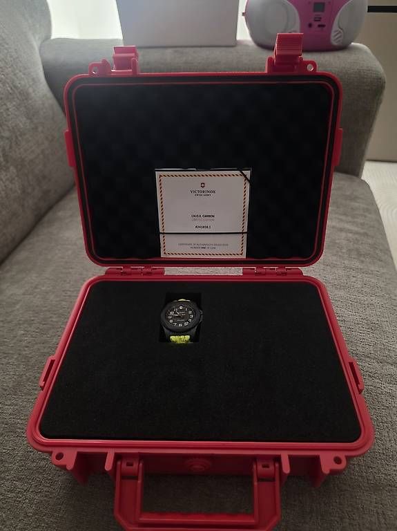 Orologi: Victorinox inox carbon limited edition – Usato da Renens VD venduto da aligrapefruit 1