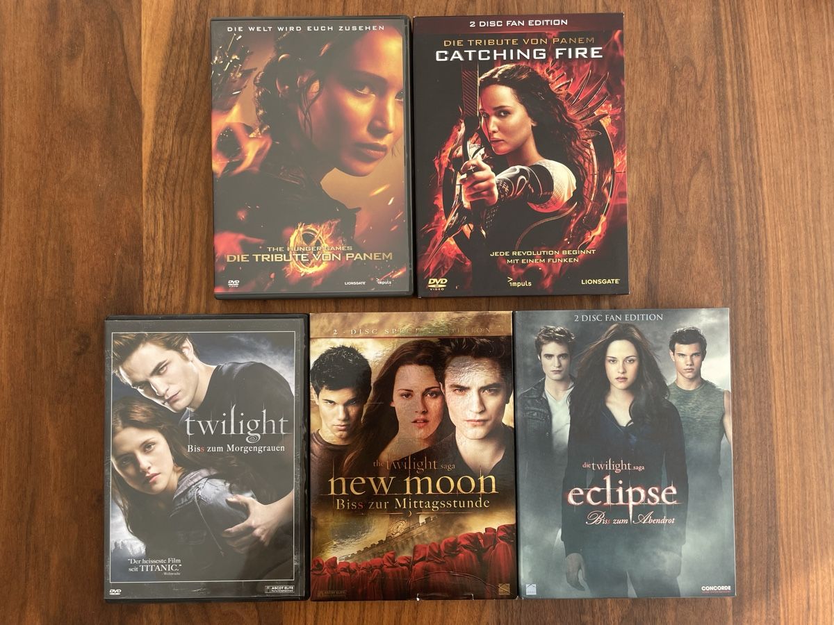 Tutti i DVDs: Twilight & Hunger Games DVD Collection – Usato da Rickenbach LU venduto da Mr.Entertainment