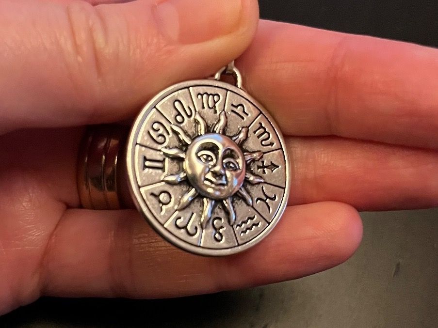 Ciondoli: Amulett/ Anhänger Sonne mit Zodiac – Nuovo (secondo la descrizione) da Gams venduto da Mariawicca 2