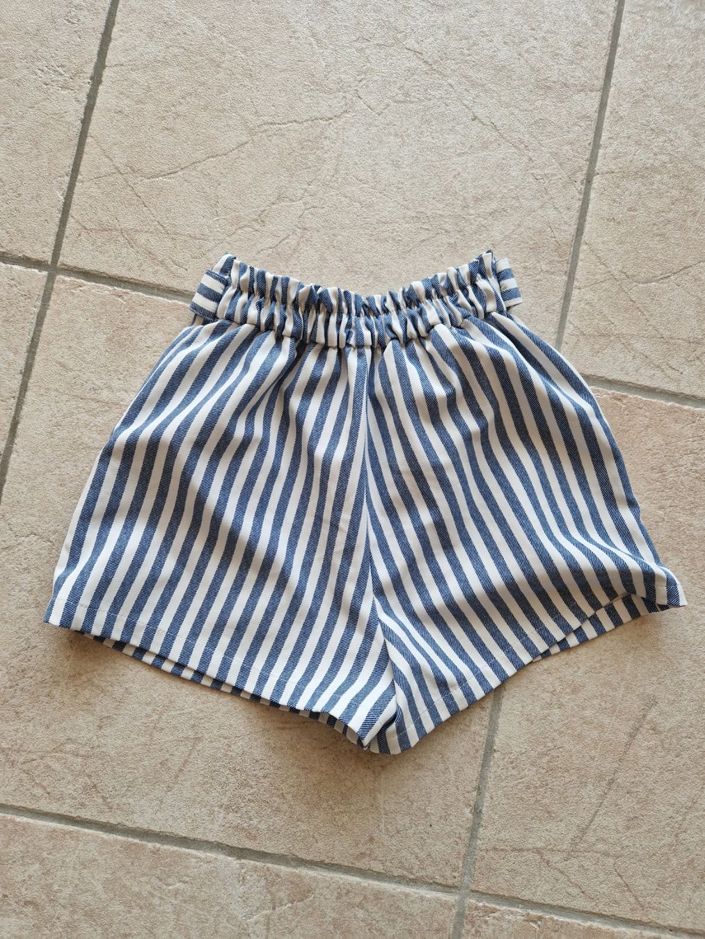 Pull&Bear Pantaloni: Kurze Hose Gr: S – Usato da Seftigen venduto da ast_k6sk 1