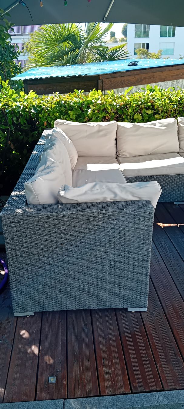 Divani: Gartenloung Ecksofa mit Tisch grau gebraucht – Usato da Gossau ZH venduto da gecko-7 7