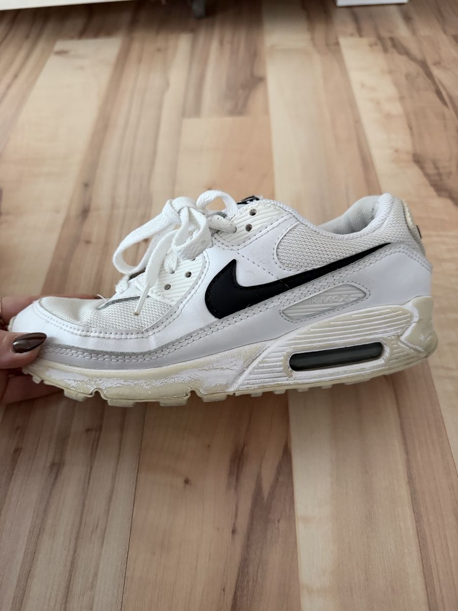 Scarpe da donna: Nike Schuhe – Usato da Rorschach venduto da Tara234 1