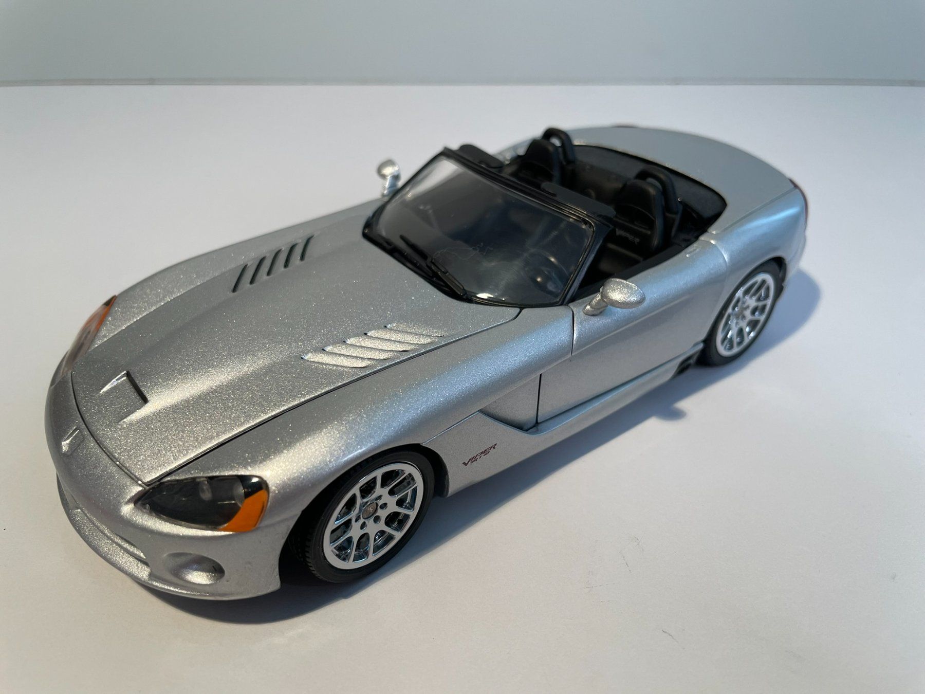 Dodge Modellautos: Franklin Mint limited Edition 2003 Dodge Viper silver 1:24 – Neu und originalverpackt aus Bättwil von Samuel_Wyss 4
