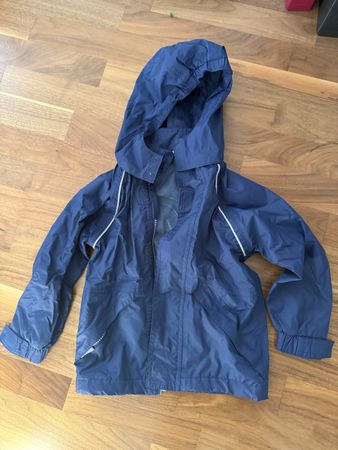 Neue Regenjacke dunkelblau Grösse 104