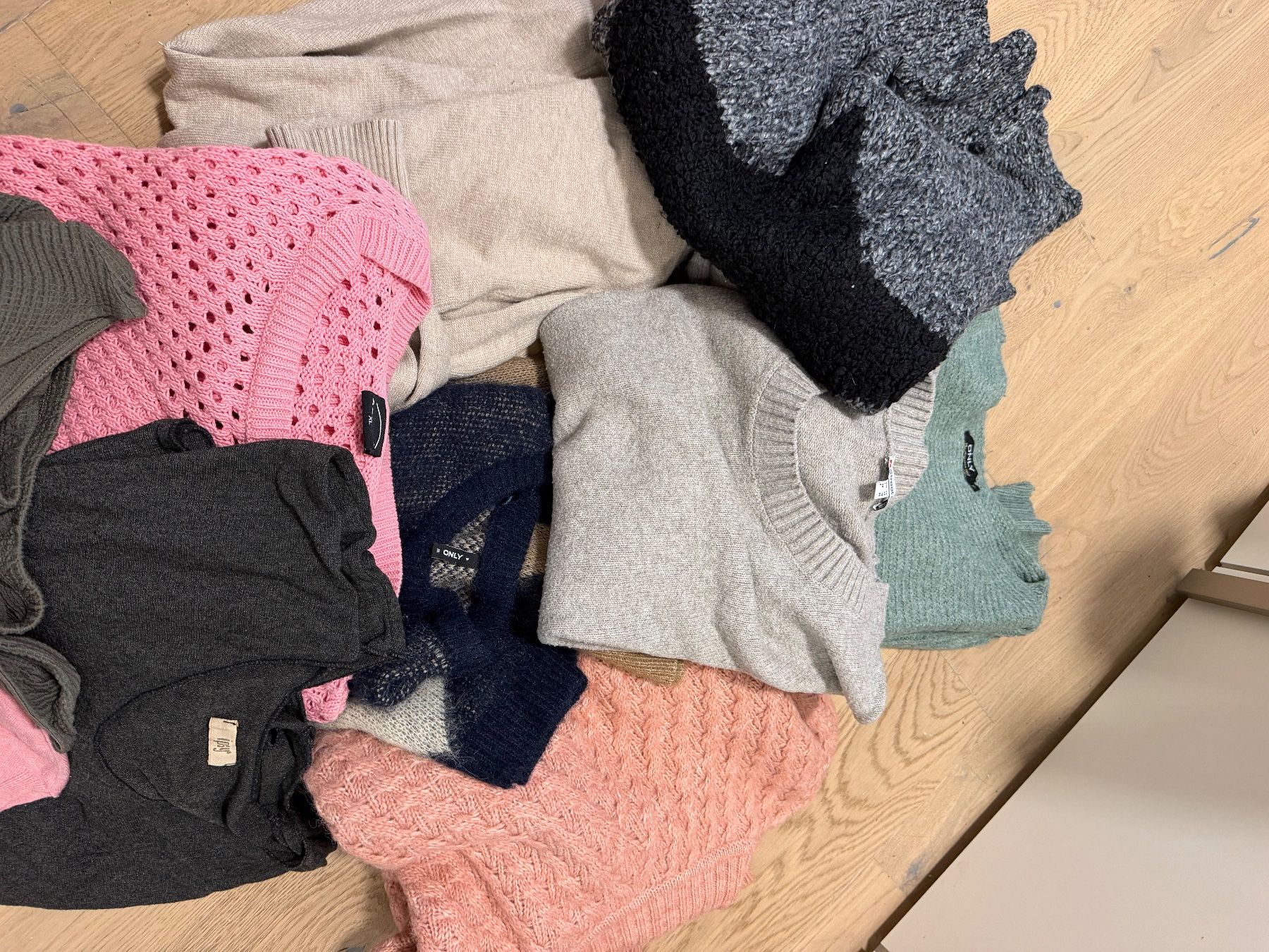 Opus Lotti di vestiti: Pullover Set Opus, Cecil, Street one usw Gr. XL – Usato da Aesch LU venduto da Mgary 1