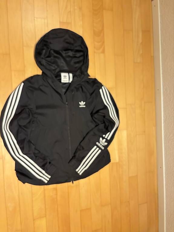 Giacche: Schwarze Adidas Jacke M – Usato da Pfyn venduto da joe_6hkp 2