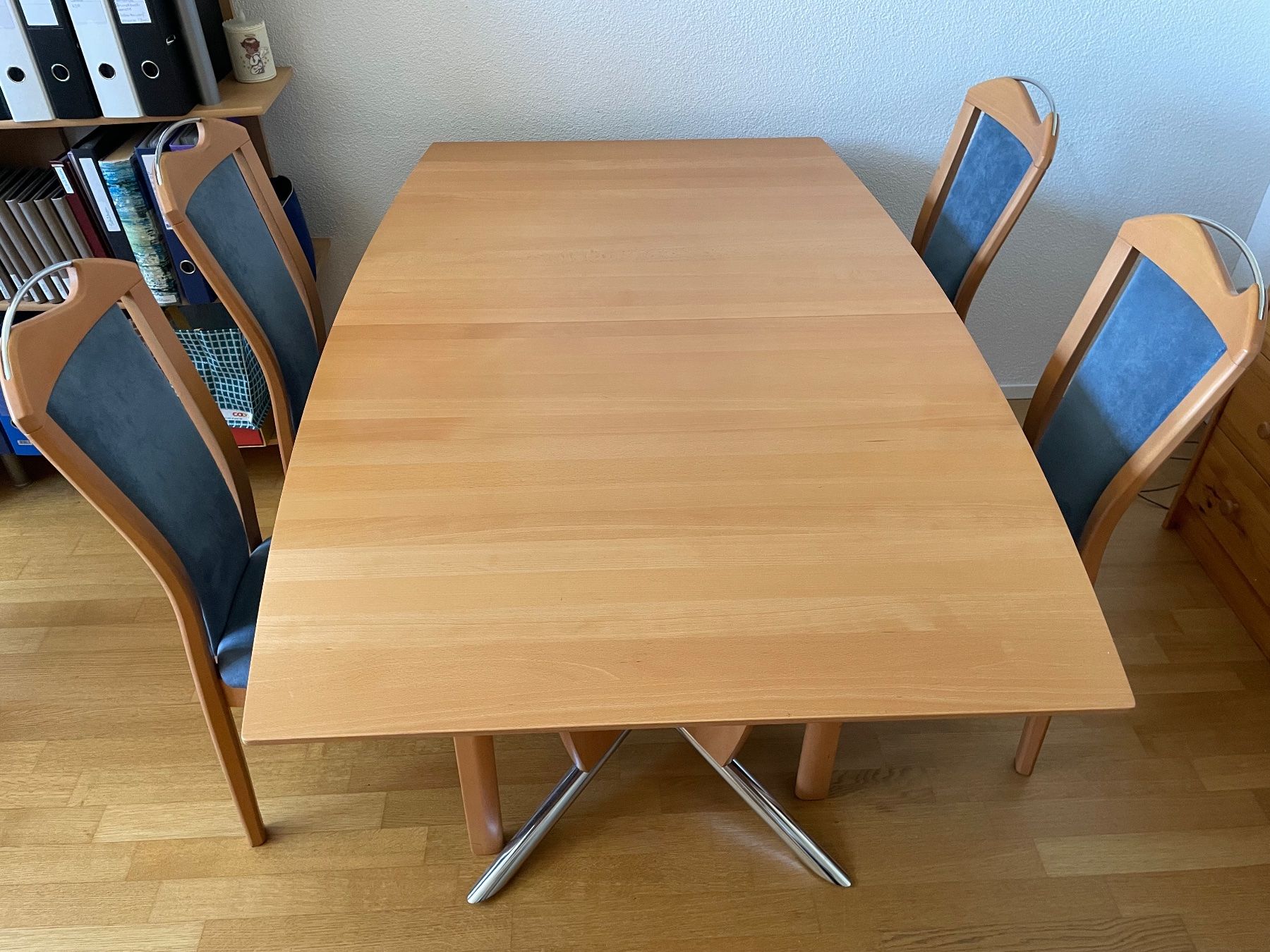 Set di tavolo e panche: Esstisch mit 4 Stühlen – Usato da Remetschwil venduto da nholenweger 1