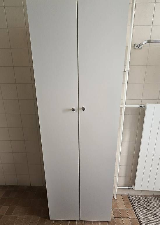 Schränke: Badezimmer-Schrank – Gebraucht aus Zürich von Allerleidabei