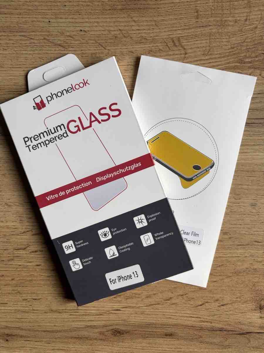 Lackretusche & Schutzfolien: Vitre de protection Phonelook pour iPhone 13 neuf – Gebraucht aus Les Haudères von lrntsc