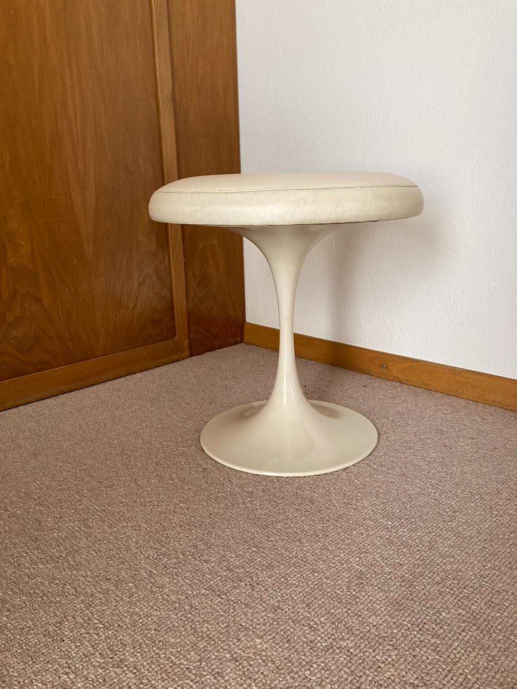 Hocker: Designer Hocker Arkana – Gebraucht aus Wil SG von Pin05 1