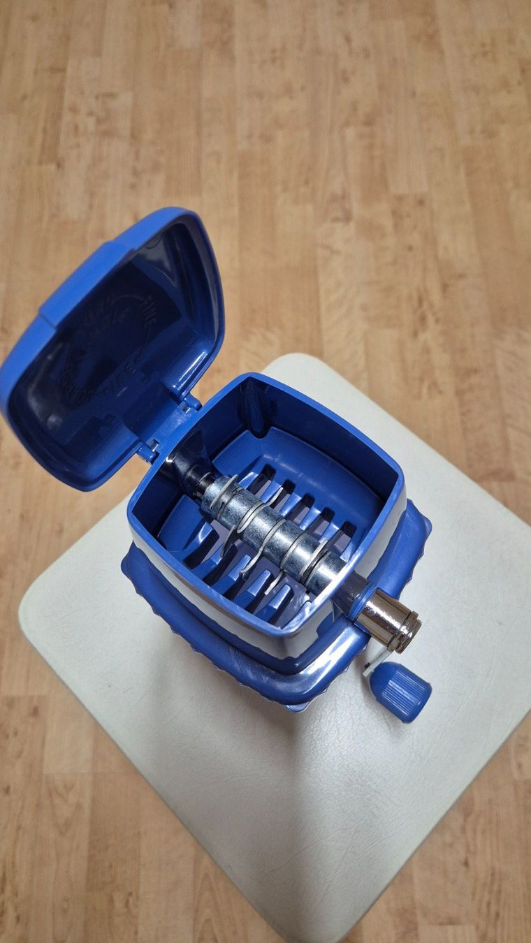 Appareils de cuisine: Eis Crusher, Eis Zerkleinerer, blau – D'occasion à Kilchberg ZH par logn 5
