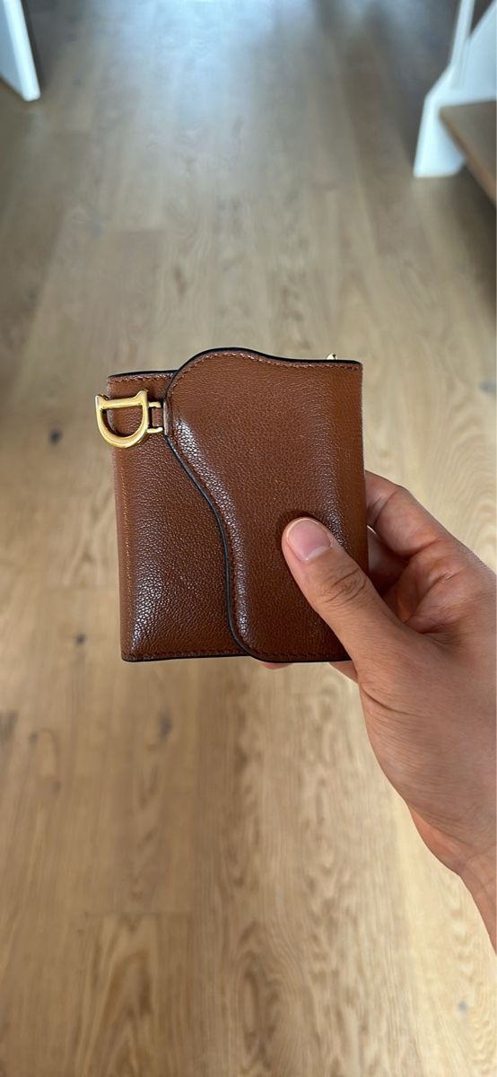 Dior Portamonete: Dior saddle wallet – Usato da Oberägeri venduto da val_9xqc 5