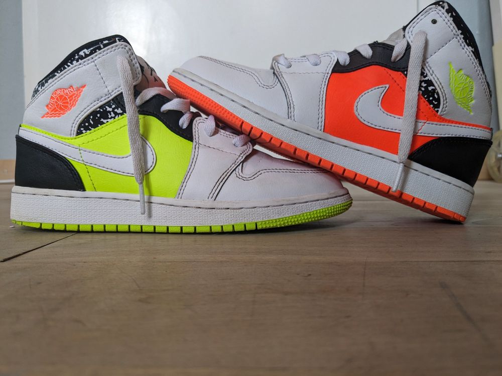 Jordan 1 Mid Composition Notebook (GS) Grösse 36.5 Sneaker Kaufen auf