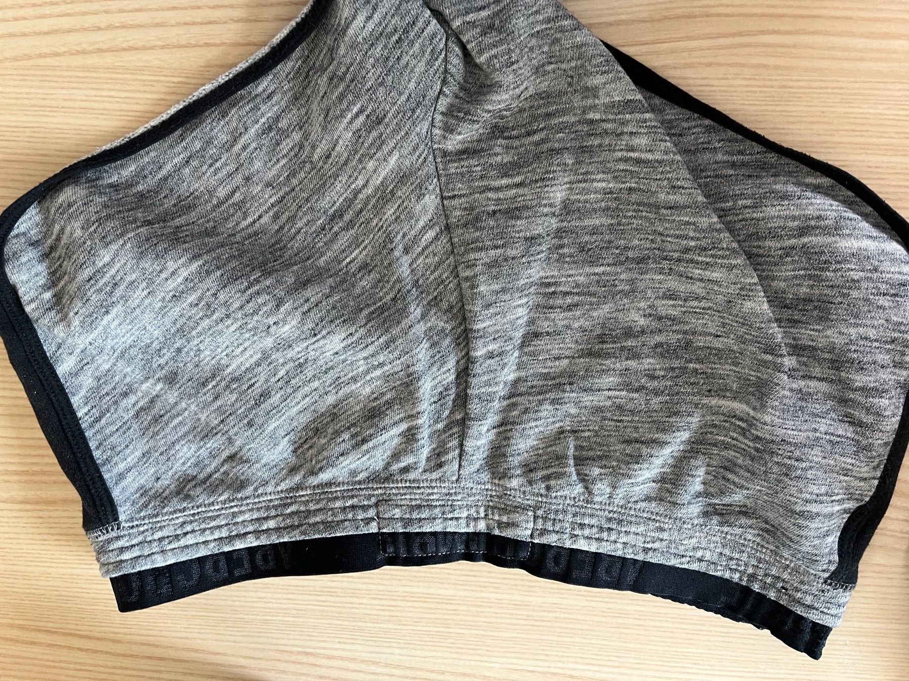 Abercrombie Pantaloni: Short gris Abercrombie Taille S – Nuovo (secondo la descrizione) da Veyrier venduto da kimedovapa 2
