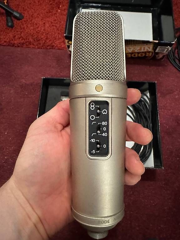 Microfoni: RØDE NT2-A Studio Solution inkl. Zubehörpaket – Usato da Gelterkinden venduto da Fushiin