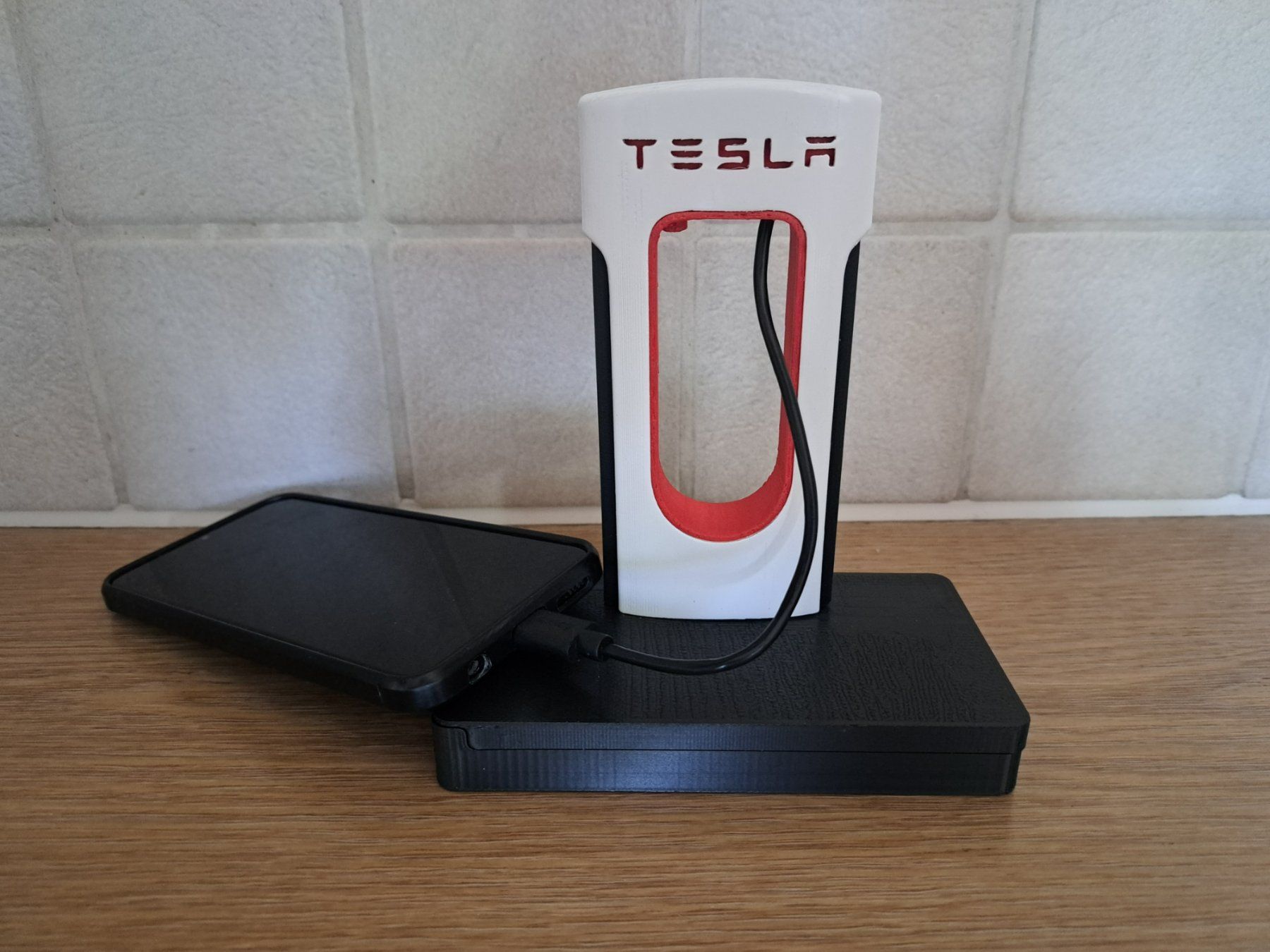 Caricabatterie: Ladestation mit Powerbank – Usato da Roggliswil venduto da katze23456789 2