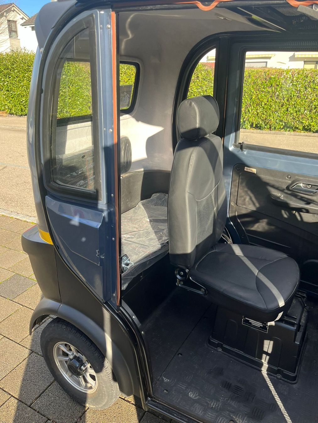 Veicoli elettrici: TukTuk Elektro Occasions Dreirad – Usato da Bünzen venduto da Turbolino5 4