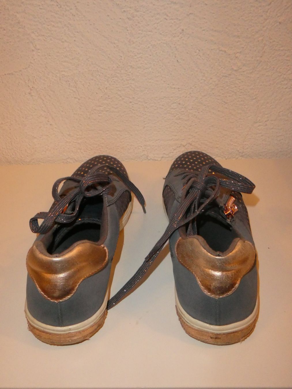 Scarpe per ragazze: Blaue Mädchenschuhe, Gr. 38 – Usato da Mels venduto da KOSL 3
