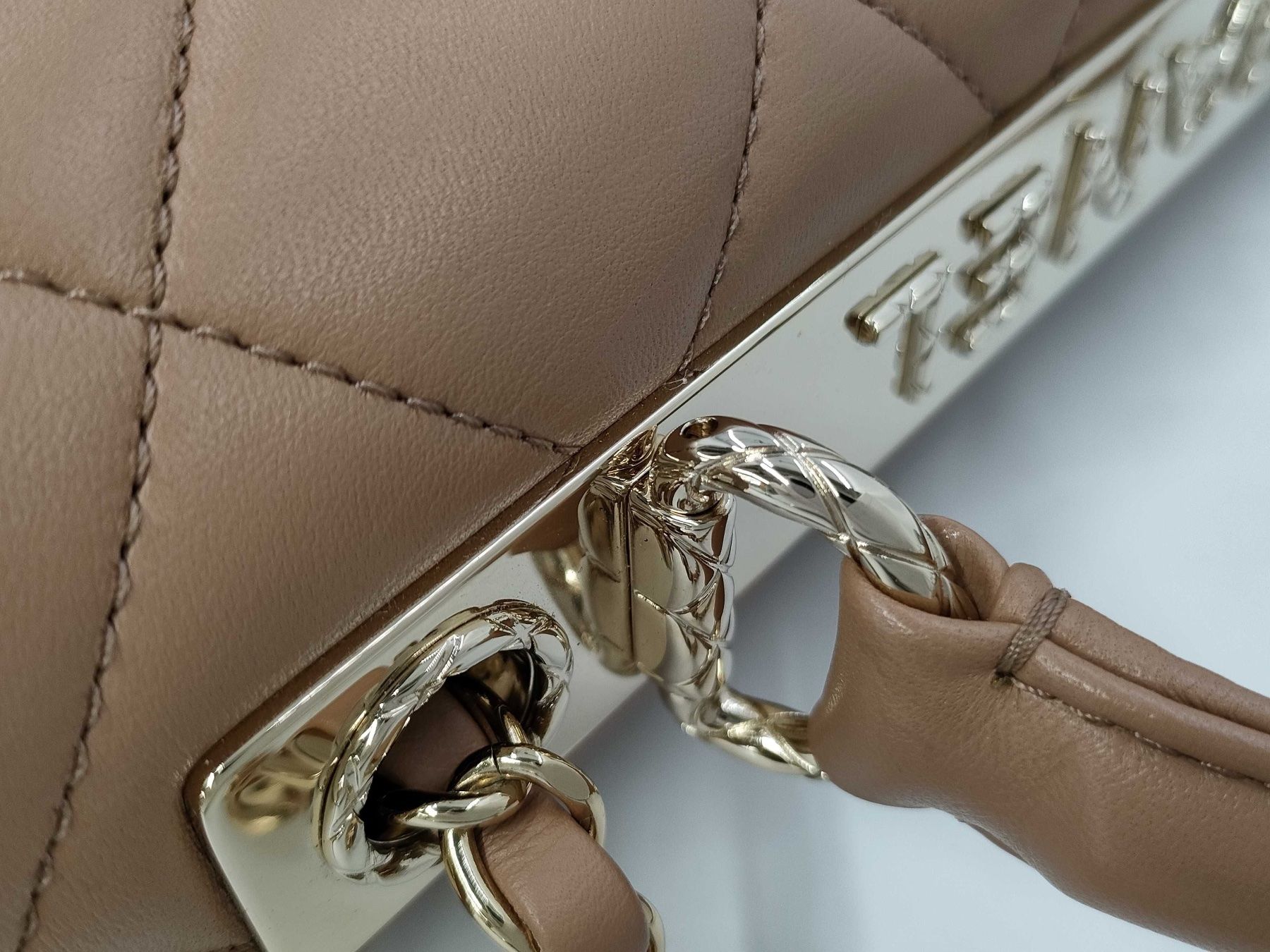 Chanel Borse da donna: Chanel Trendy CC Medium Beige GHW – Usato da St. Gallen venduto da Love_Luxury 5