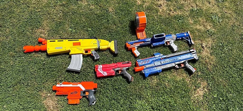 Nerf Giocattoli: Lot de fusils nerf – Usato da Morges venduto da osc_klm9