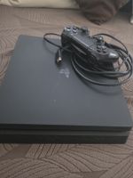 Playstation 4. Konsole mit Controller gebraucht