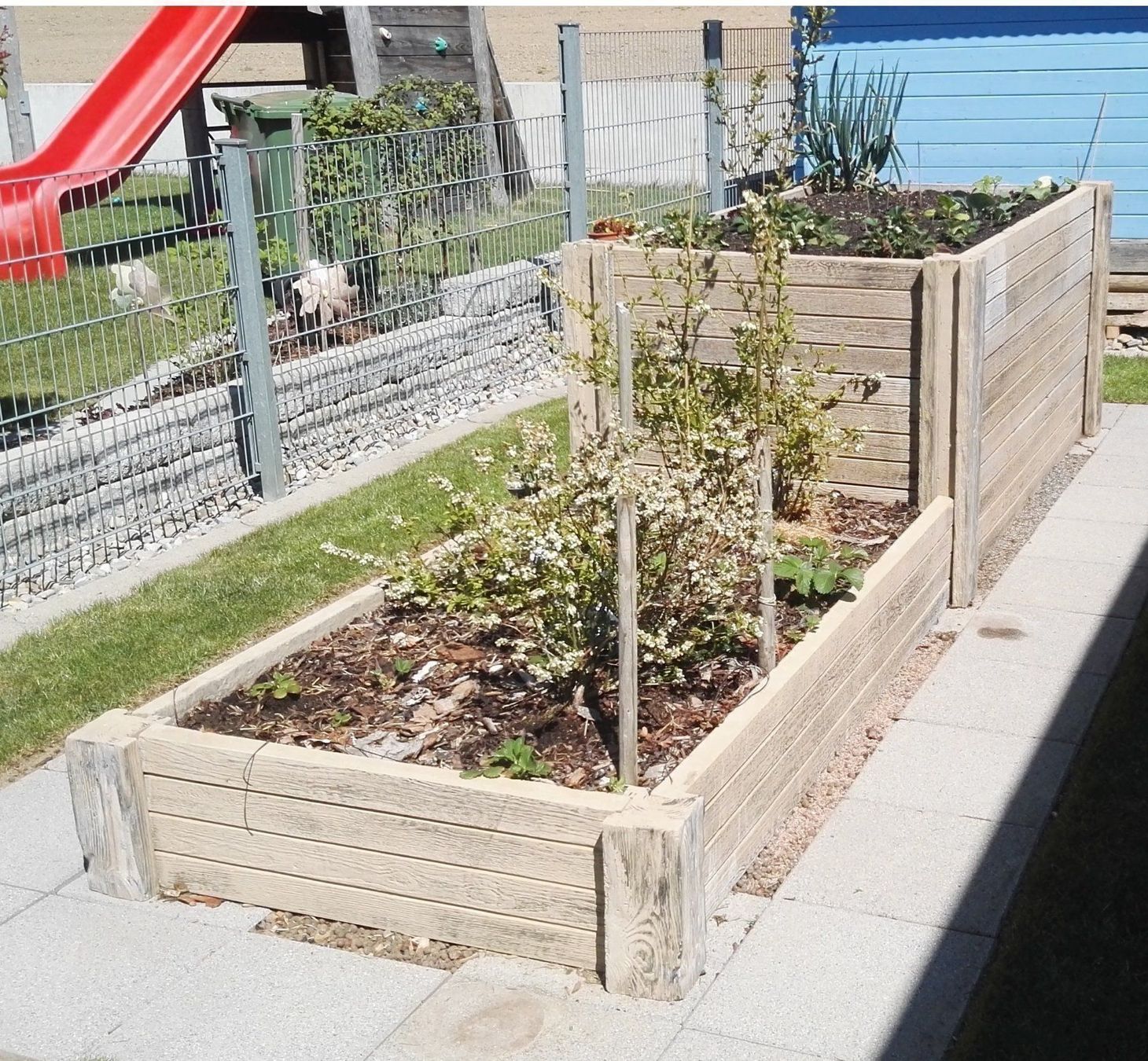 Vasi per fiori: Beton Hochbeet mit Holzstruktur – Nuovo (secondo la descrizione) da Herbetswil venduto da AHA-Garten 8