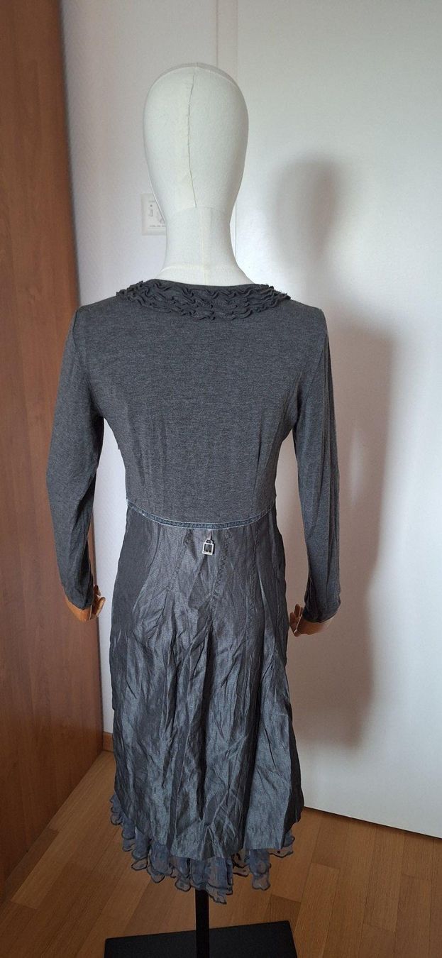 Kleider: Robe grise, Voodoo – Neu und originalverpackt aus Lussery-Villars von pousinete02 2