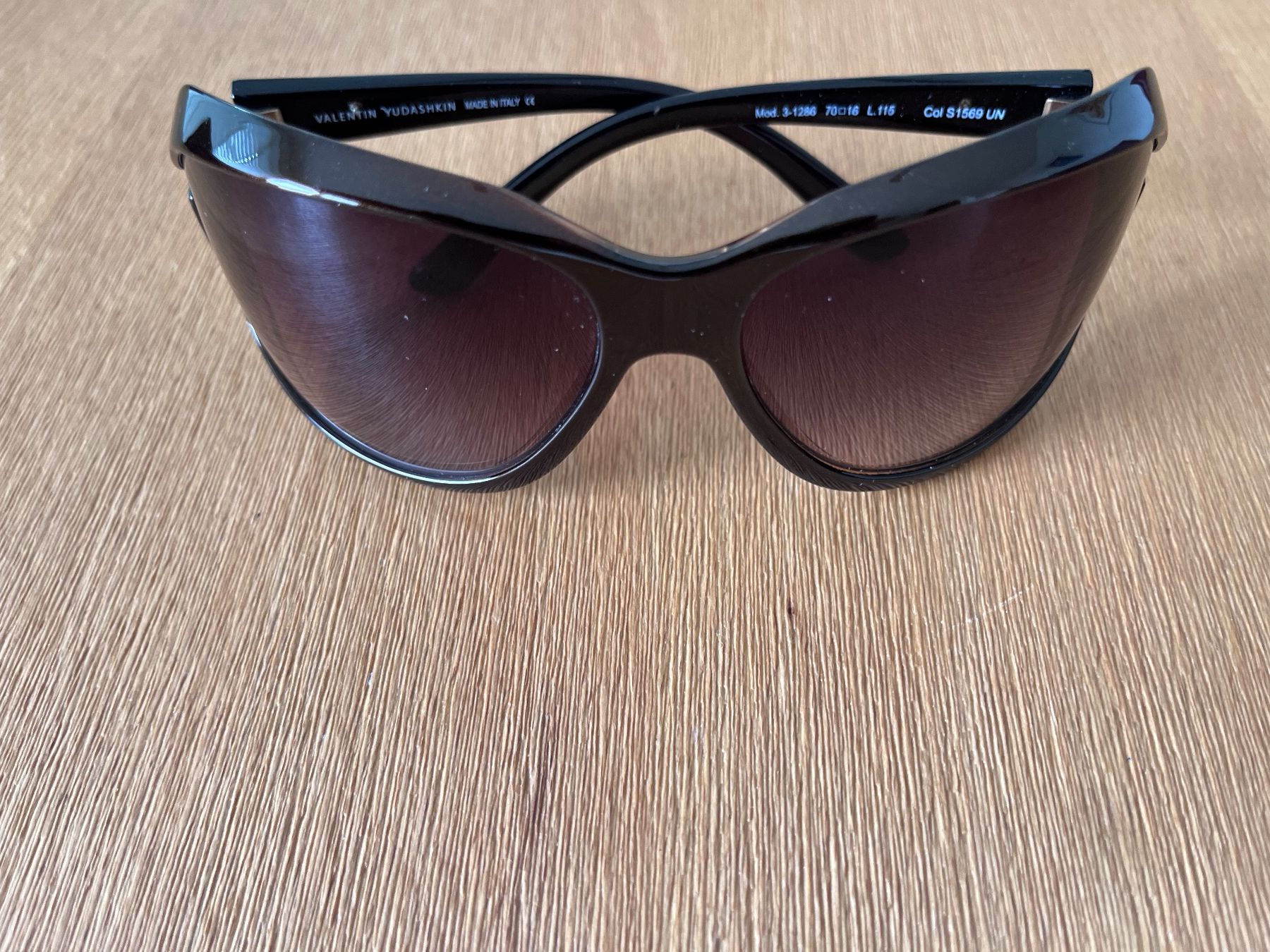 Brillen & Gläser: Sonnenbrille Valentin Yudashkin – Gebraucht aus Roggwil BE von KarotteV 3
