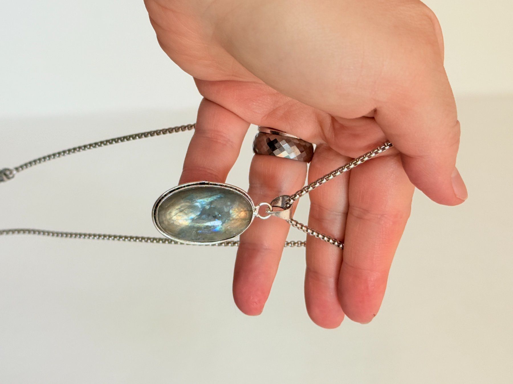 Catenine: Collier Labradorite - Élégance Intemporelle – Nuovo e nell'imballaggio originale da Genève venduto da AWWA 1