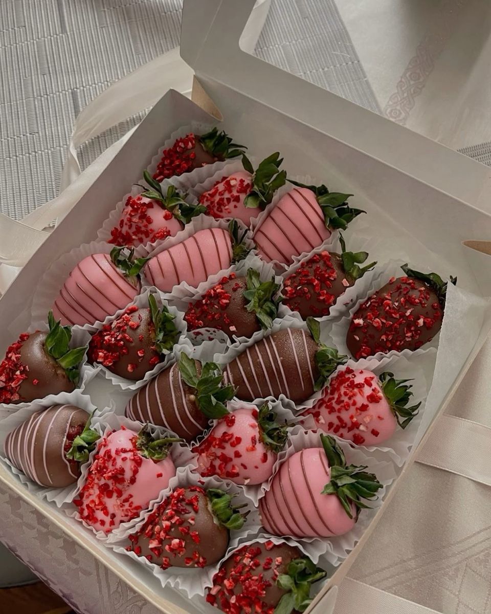Tutte le decorazioni: Schoggi Erdbeeren Box, verschiedene Sorten, Geschenk Idee! – Nuovo e nell'imballaggio originale da Jona venduto da biy_f8qm 1