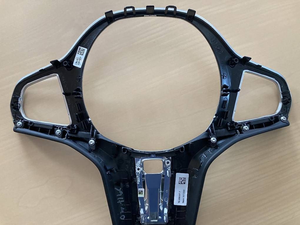 Tutti pezzi di ricambio auto: BMW G20/21 M- Lenkradblende – Usato da Schaan venduto da schaan2 1