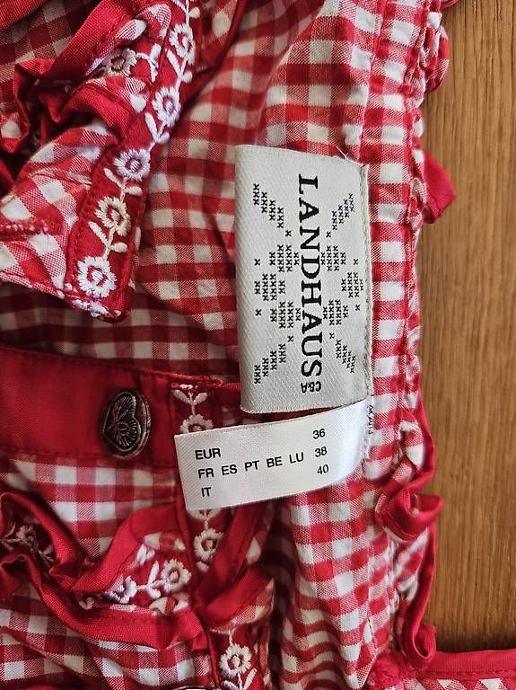 Blusen: Oktoberfest Bluse, Grösse 36 – Gebraucht aus Rüti ZH von MartinaWolf