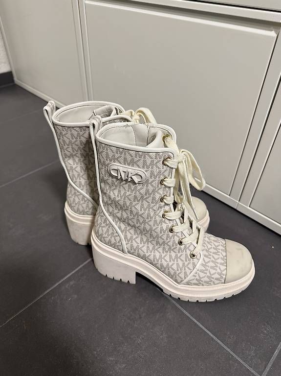 Michael Kors Damenschuhe: Michael Kors Boots vanilla Gr. 38.5 – Gebraucht aus Frutigen von sal_9lqd 1